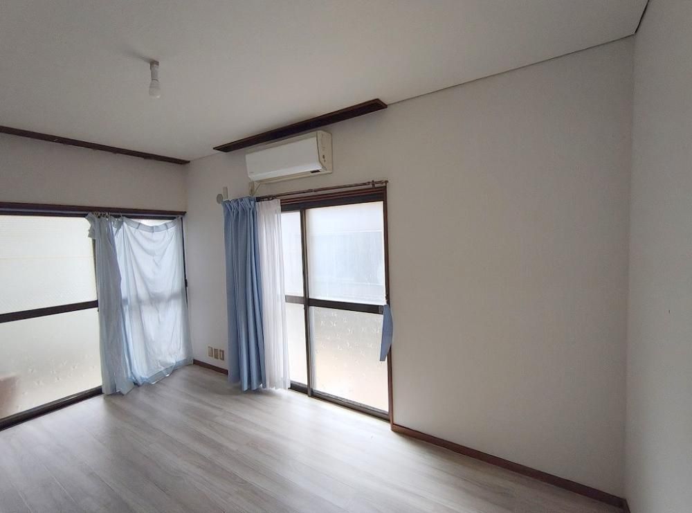 �y�����E���r���O�z�@