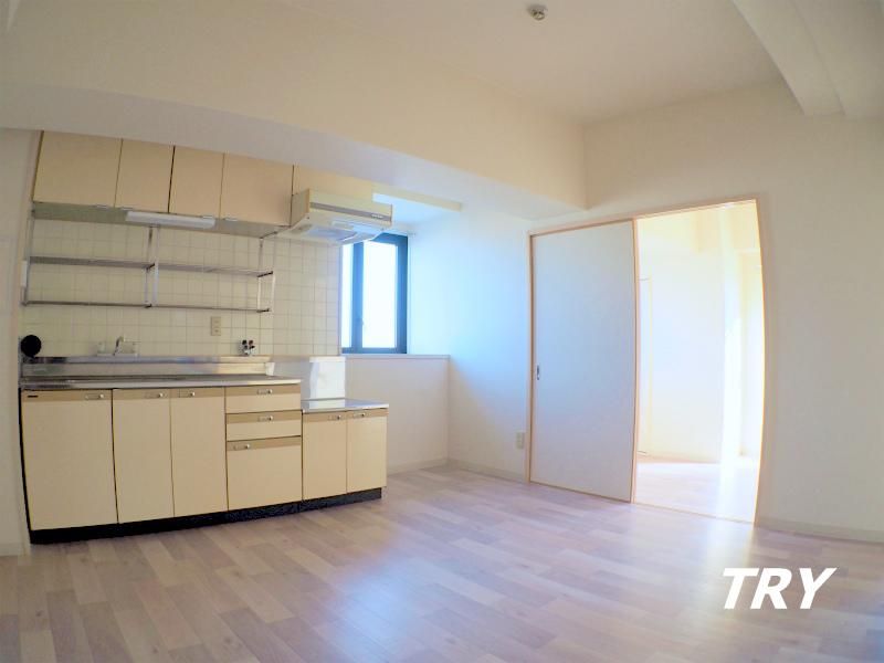 �y�����E���r���O�z�@�_�C�j���O