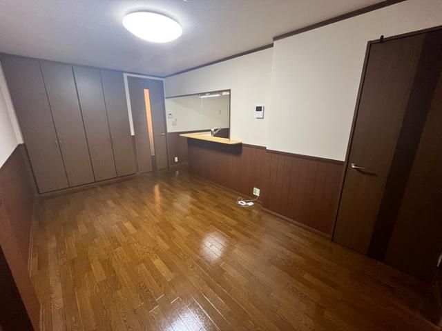 �y�����E���r���O�z�@