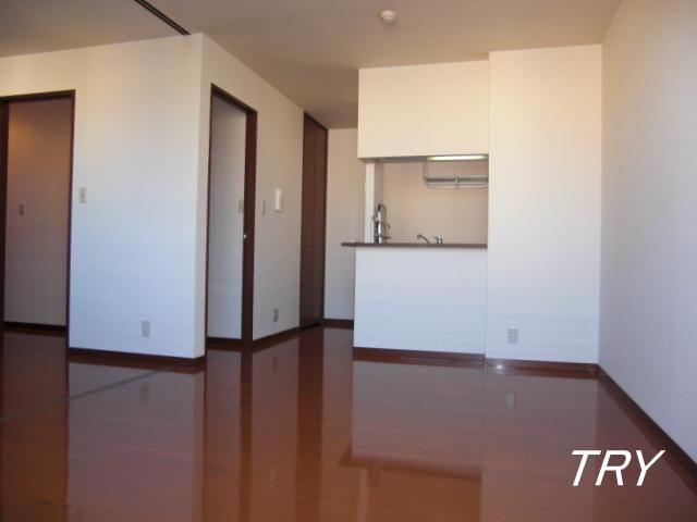 �y���ԁE���r���O�z�@