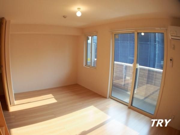 �y�����E���r���O�z�@