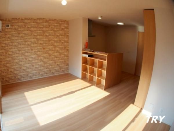 �y�����E���r���O�z�@