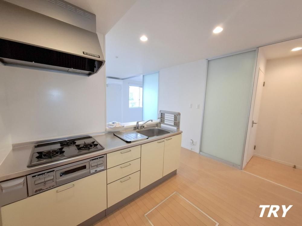 �y�L�b�`���z�@