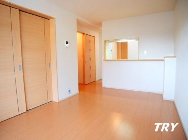 �y�����E���r���O�z�@