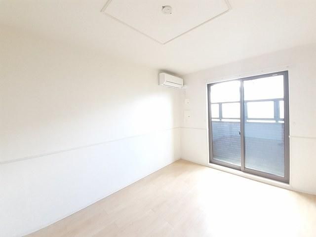 �y���ԁE���r���O�z�@