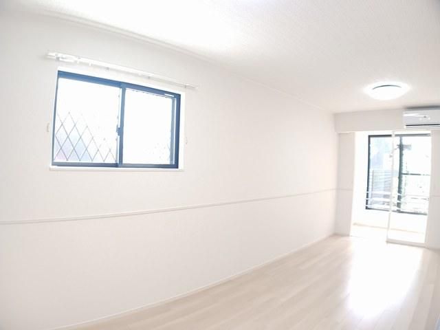 �y���ԁE���r���O�z�@