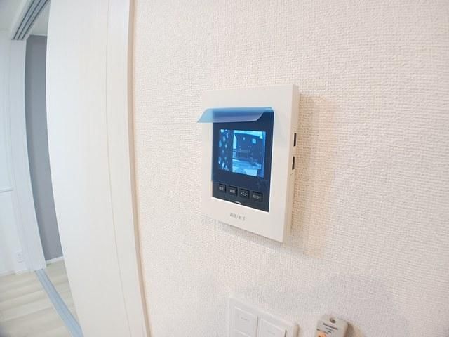 �y�Z�L�����e�B�z�@