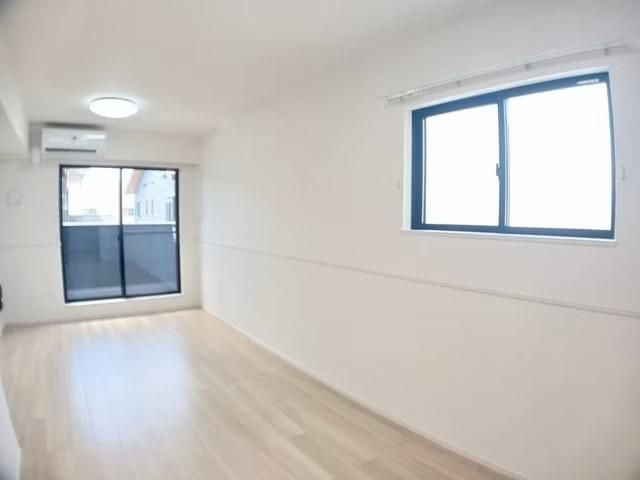 �y���ԁE���r���O�z�@